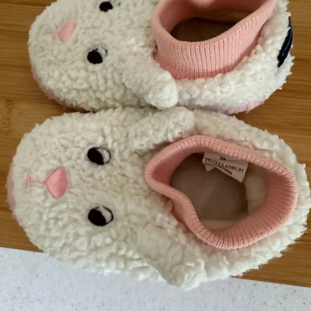 COPY - L.L.Bean Toddler Size 3/4 Animal Paws Slippers. White & Pink Bunny!